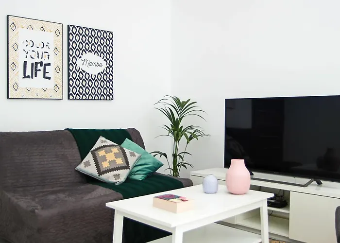 Phaedrus Living: Seaside Luxury Flat Natalia House 102