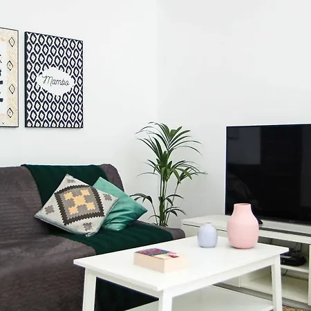 Phaedrus Living: Seaside Luxury Flat Natalia House 102
