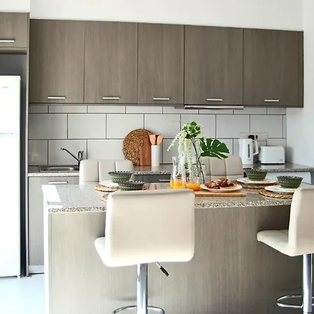 Phaedrus Living: Seaside Luxury Flat Natalia House 102 Apartment *